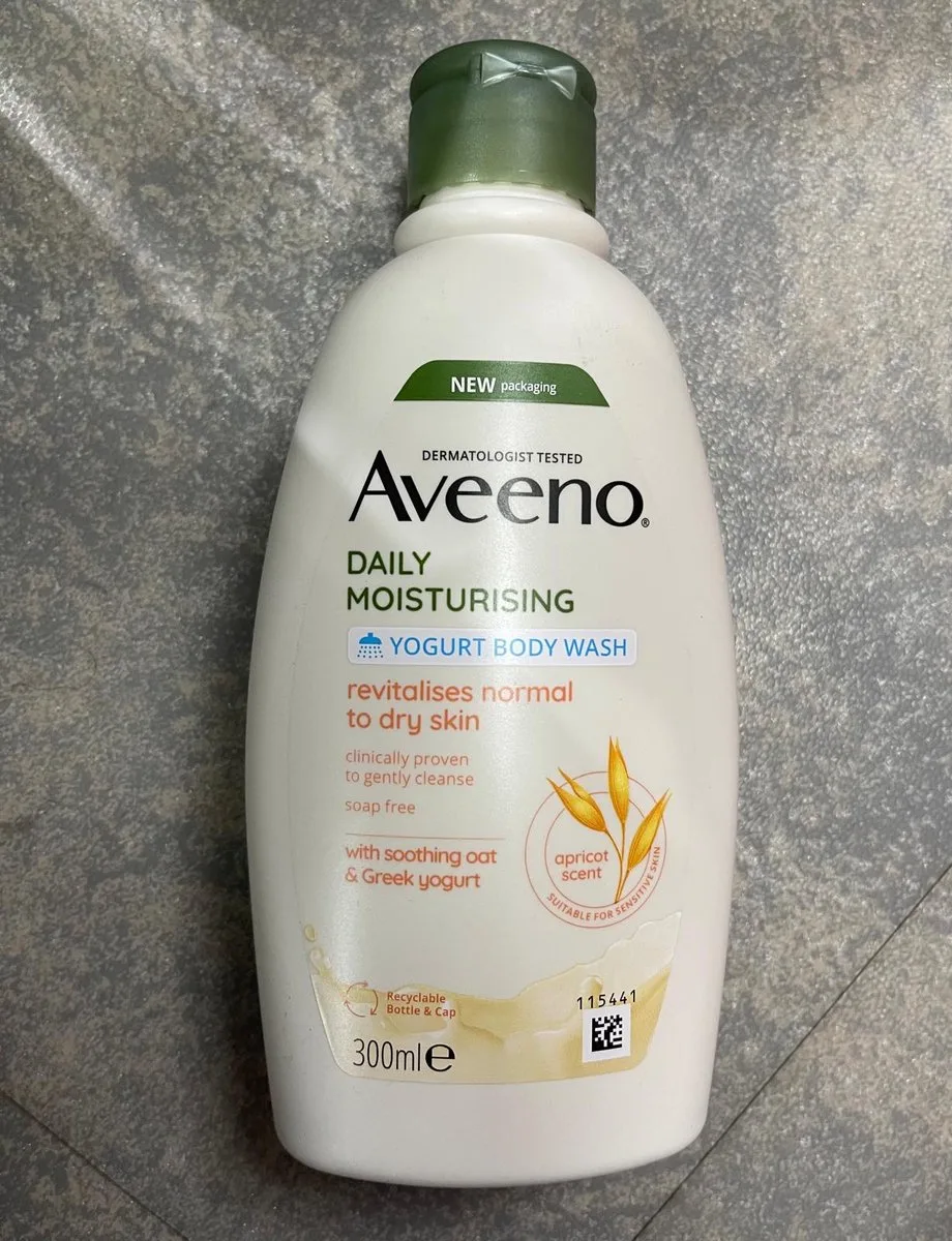 Daily Moisturizing Yogurt Body Wash - 300 ml von Aveeno – Produktfoto