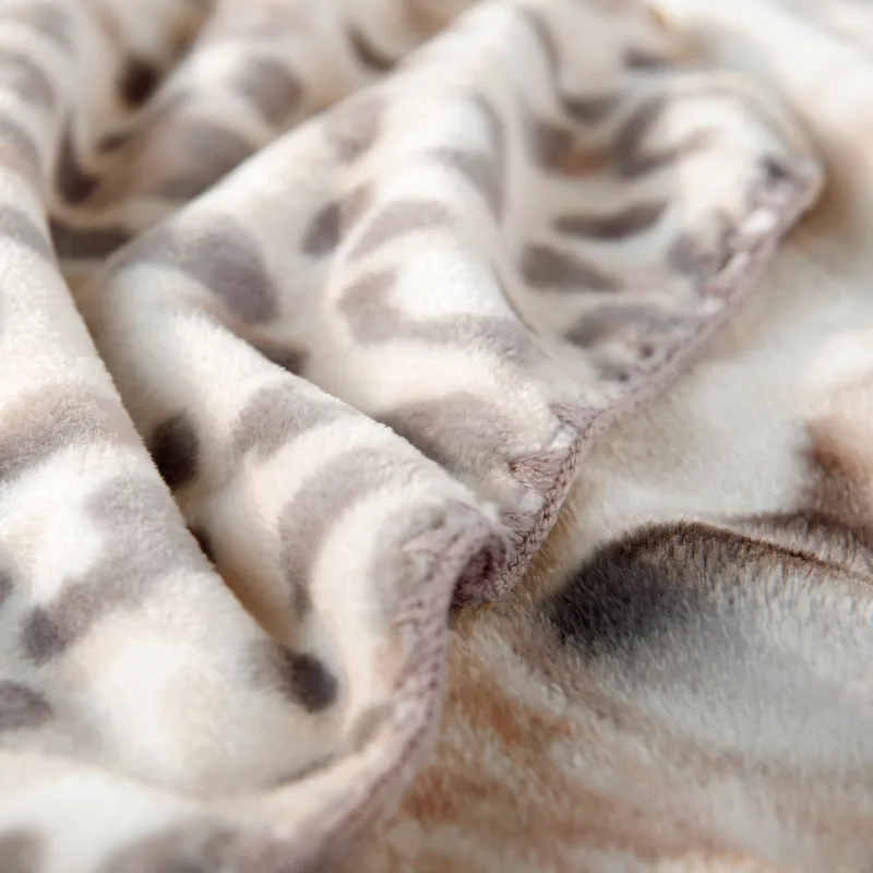 Babydecke Soft-Velvet 75x100 cm de Baby Best en Beige, 25 × 32 × 5 mm – photo produit 2 sur 3