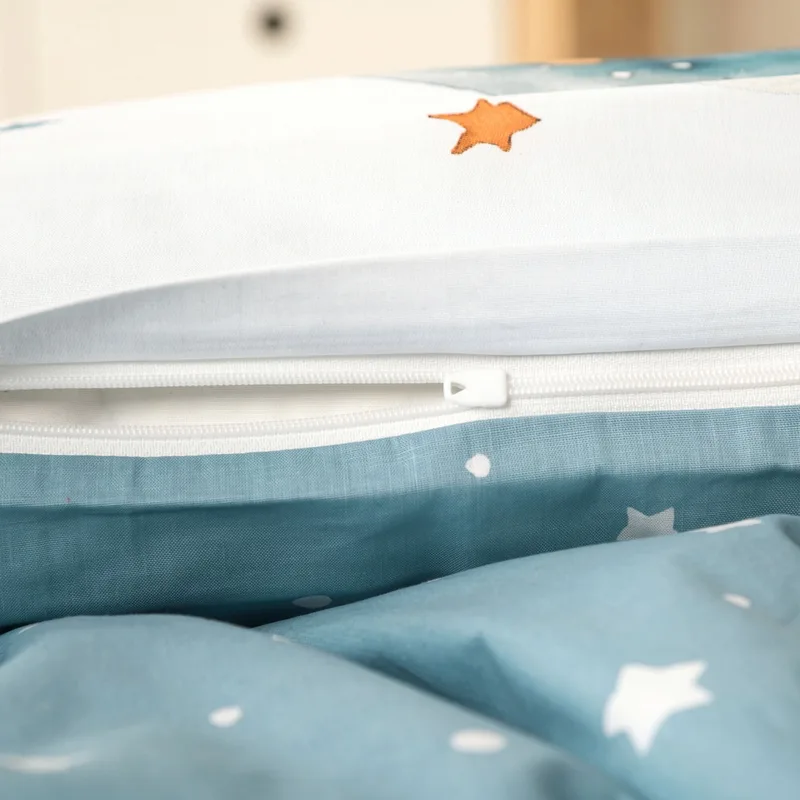 Renforcé Wende-Bettwäsche 40x60 / 100x135 cm de Baby Best en Bleu clair, 37 × 26 × 3 mm – photo produit 1 sur 3