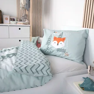 Renforcé Wende-Bettwäsche Nordic Forest 40x60 / 100x135 cm van Baby Best in Groen – productfoto 2 van 3