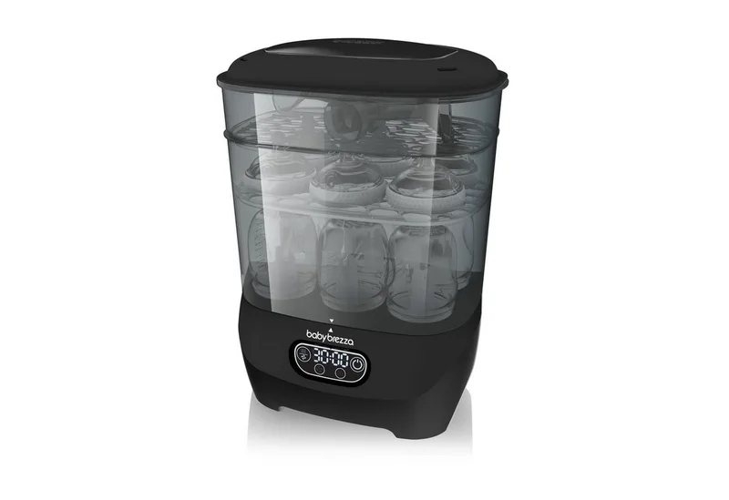 Dampfsterilisator Sterilisator mit Trocknungsfunktion & HEPA-Filter für Babyflaschen, Dampfsterilisation mit HEPA-Trocknung – hygienisch & chemiefrei van Baby Brezza in Zwart – productfoto