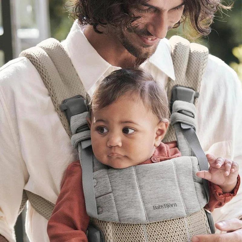 Babytrage Harmony 3D Mesh von BabyBjörn in Beige – Produktfoto