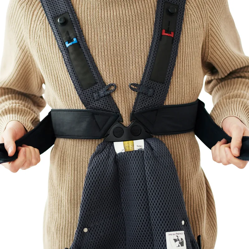 Babytrage Mini 3D Mesh by BabyBjörn in Grey – product photo 1 of 3