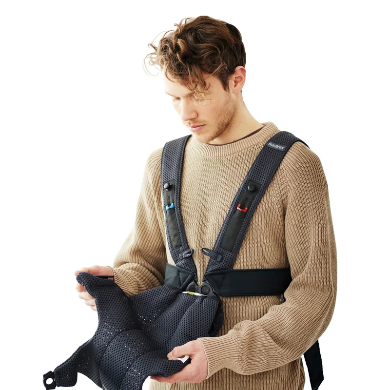 Babytrage Mini 3D Mesh by BabyBjörn in Grey – product photo 2 of 3