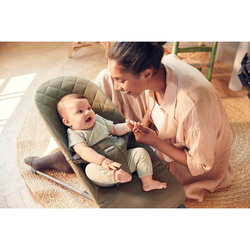 Babywippe Bliss Baumwollmix von BabyBjörn in Grün, 89,5 × 39 mm – Produktfoto 2 von 3