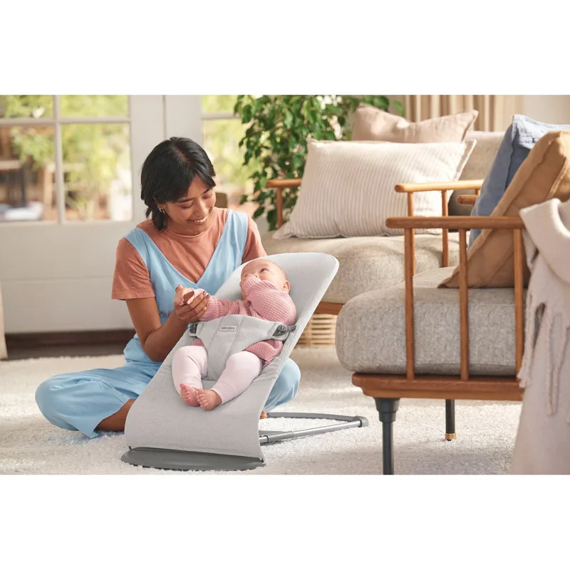 Babywippe Bliss gewebt by BabyBjörn in Grey, 92,5 × 40 × 11 mm – product photo 2 of 3