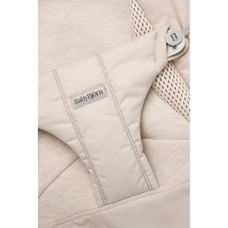 Babywippe Bliss Tri-Fabric von BabyBjörn in Beige, 92,5 × 40 × 11 mm – Produktfoto 3 von 3
