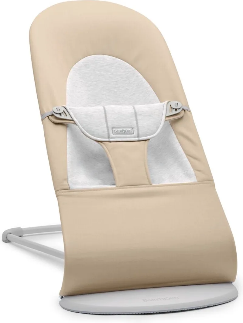 Wipstoel Balance Soft - Geweven-Jersey - Beige-Grijs - Ergonomisch - Verstelbaar - Inklapbaar by BabyBjörn in Geweven-Jersey – Beige-Grijs – Frame Lichtgrijs – product photo