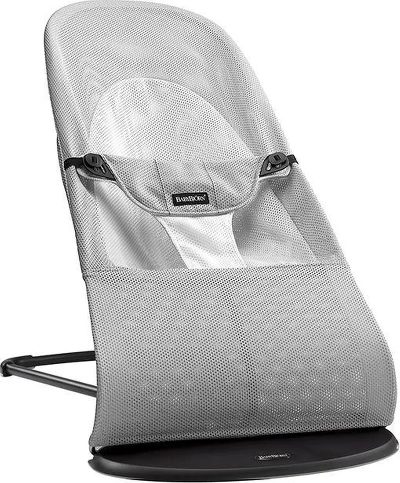 Wipstoel Balance Soft - Mesh - Zilver-Wit - Ergonomisch - Verstelbaar - Inklapbaar by BabyBjörn in Mesh – Zilver-Wit – Frame zwart – product photo