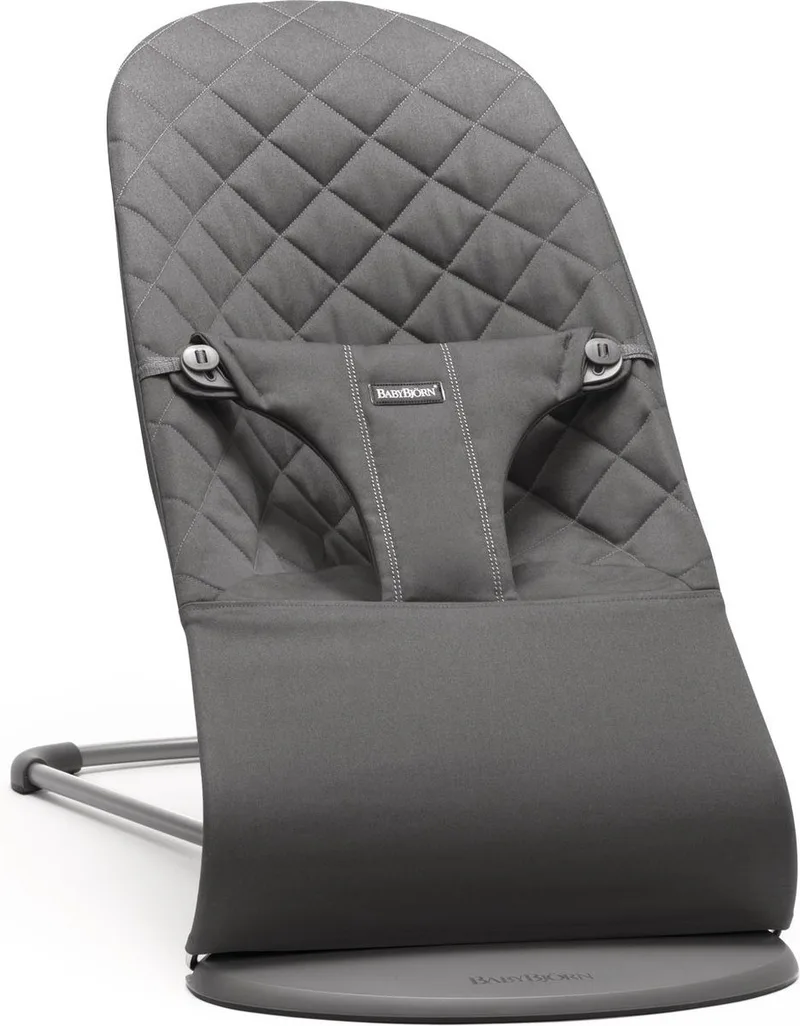 Wipstoel Bliss - Geweven klassiek quilt - Antraciet - Ergonomisch - Verstelbaar - Inklapbaar fra BabyBjörn i Geweven klassiek quilt – Antraciet – produktbillede