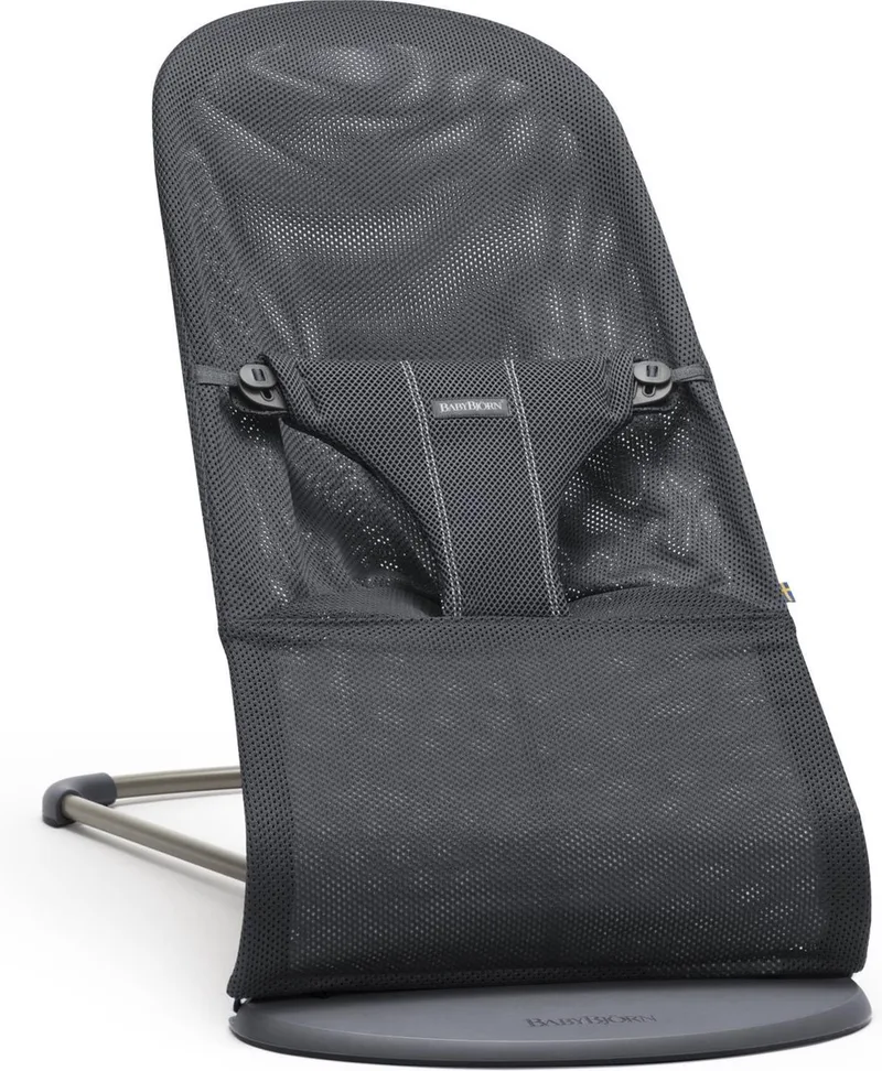 Wipstoel Bliss - Mesh - Antraciet - Ergonomisch - Verstelbaar - Inklapbaar by BabyBjörn in Mesh – Antraciet – Frame donkergrijs – product photo
