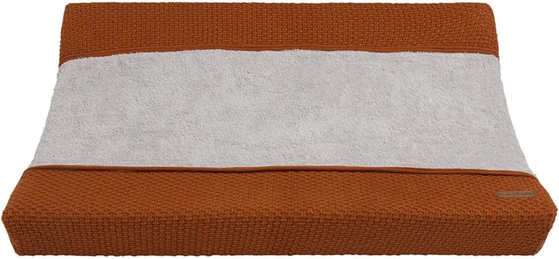 Gebreide baby aankleedkussenhoes - Waskussenhoes - Overtrek verzorgingskussen Flavor - 45x70 cm van Baby's Only in Roest – productfoto