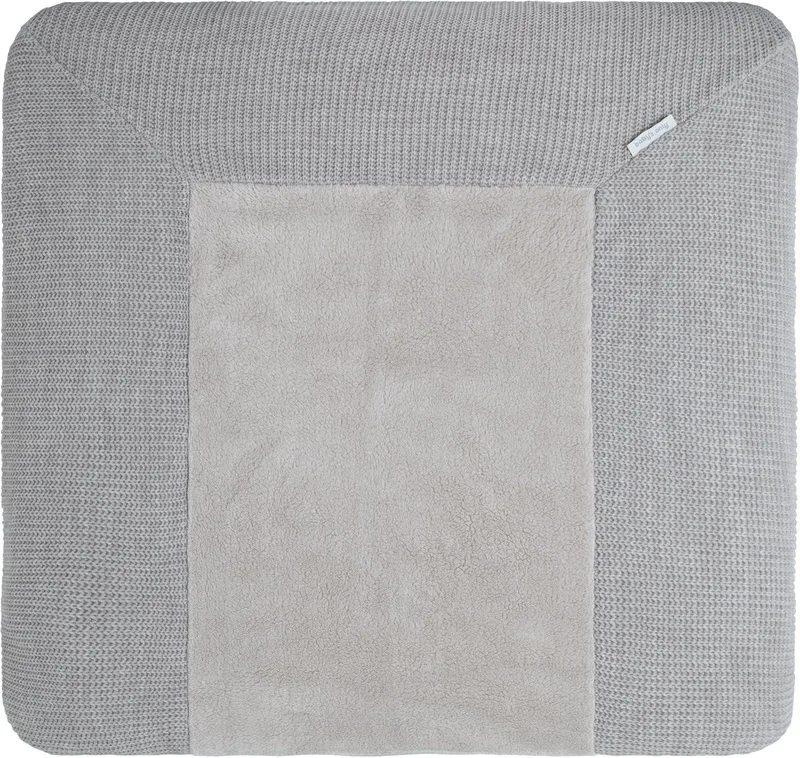 Gebreide baby aankleedkussenhoes - Waskussenhoes - Overtrek verzorgingskussen Hope - 75x85 cm fra Baby's Only i Dusty Grey – produktbillede