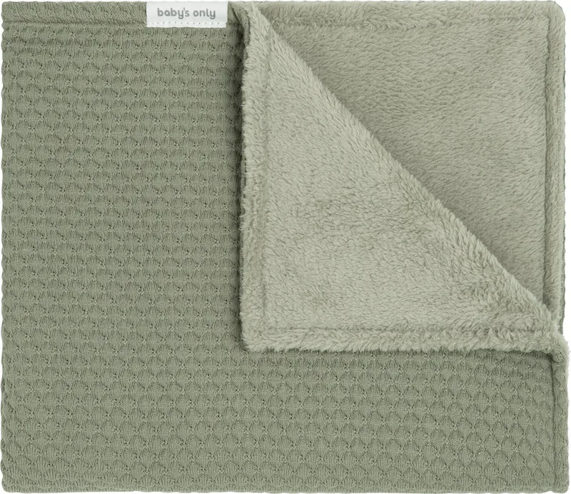 Gebreide wiegdeken teddy - Baby deken Sky - Dekentje voor jongens en meisjes - 2.7 TOG - 70x95 cm - Herfst & winter deken by Baby's Only in Urban Green – product photo