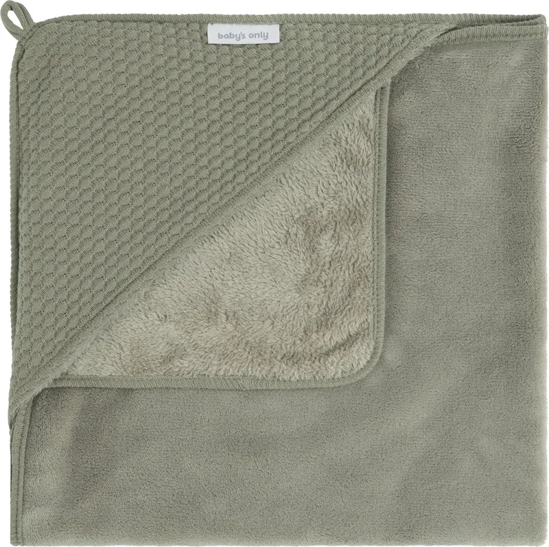 Gebreide wikkeldeken - Omslagdoek baby Sky - Teddy voering - 75x75 cm - Geschikt voor drie- en vijfpuntsgordel by Baby's Only in Urban Green – product photo