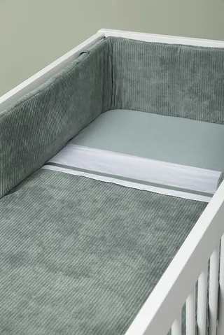 Ledikantdeken teddy - Baby deken Sense - Dekentje voor jongens en meisjes - 2.6 TOG - 100x135 cm - Rib corduroy stof - Herfst & winter deken by Baby's Only in Zeegroen – product photo 2 of 2