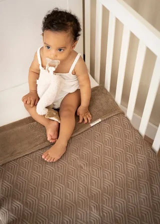Sierra Ledikantdeken - Clay van Baby's Only in Bruin – productfoto 3 van 3
