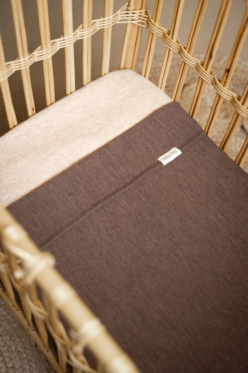 Wiegdeken Merino Fine Meadow - Babydeken gemaakt van 100% merinowol - Deken voor in de wieg of co-sleeper - Geschikt voor alle 4 de seizoenen - 70x95 cm by Baby's Only in Taupe – product photo 2 of 3