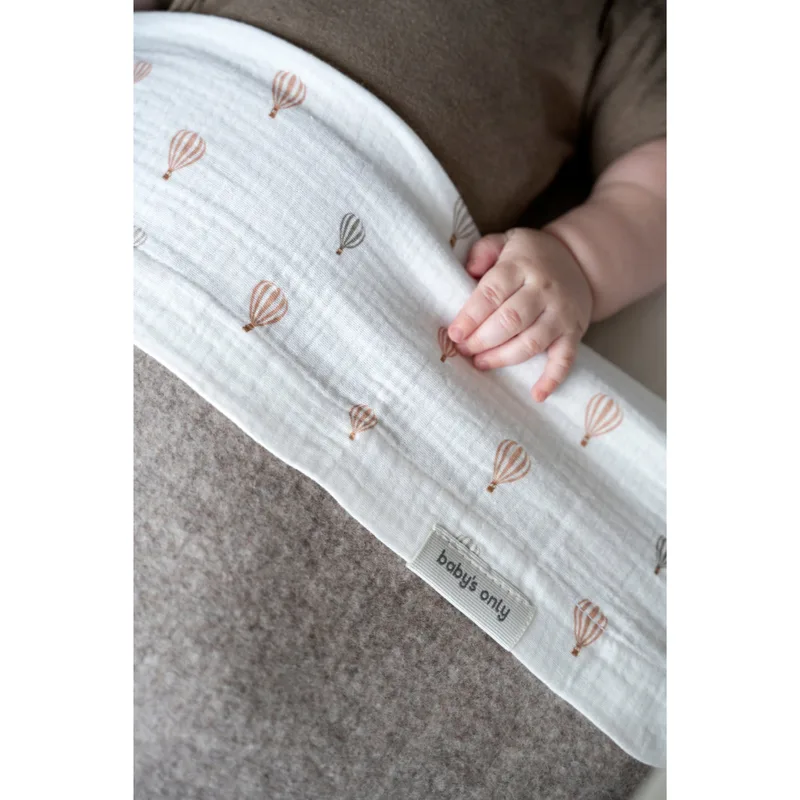 Wieglaken Print - Wolwit Balloon fra Baby's Only i Hvid – produktbillede 3 af 3