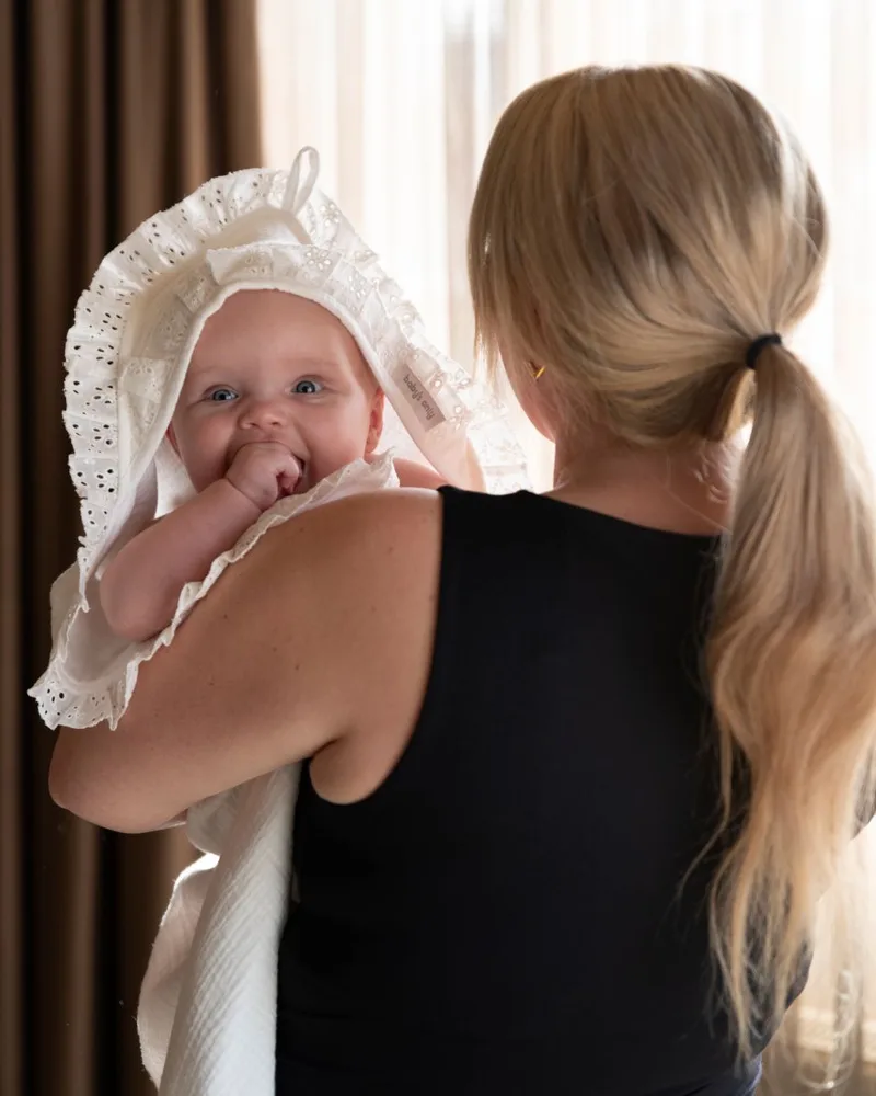 Wikkeldeken - Omslagdoek baby Calm - Wikkeldeken voor in de autostoel - Geschikt voor drie- en vijfpuntsgordel - 75x75 cm - 100% katoen de Baby's Only en Blanc – photo produit 3 sur 3