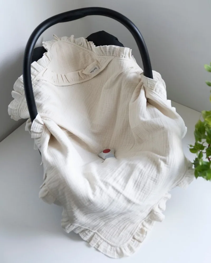 Wikkeldeken - Omslagdoek baby Calm - Wikkeldeken voor in de autostoel - Geschikt voor drie- en vijfpuntsgordel - 75x75 cm - 100% katoen by Baby's Only in Warm Linen – product photo 2 of 3