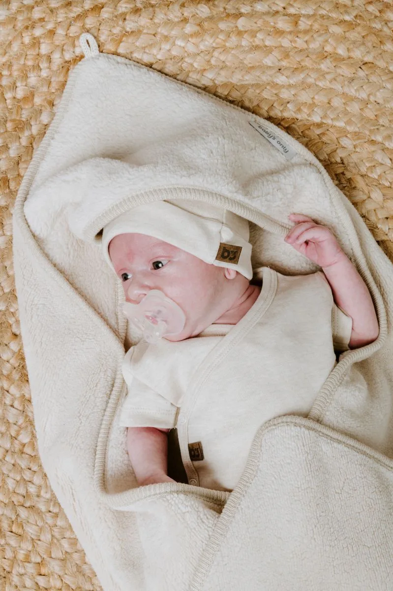 Wikkeldeken - Omslagdoek baby Cozy - 75x75 cm - Geschikt voor drie- en vijfpuntsgordel - Extra zacht by Baby's Only in Warm Linen – product photo 2 of 2