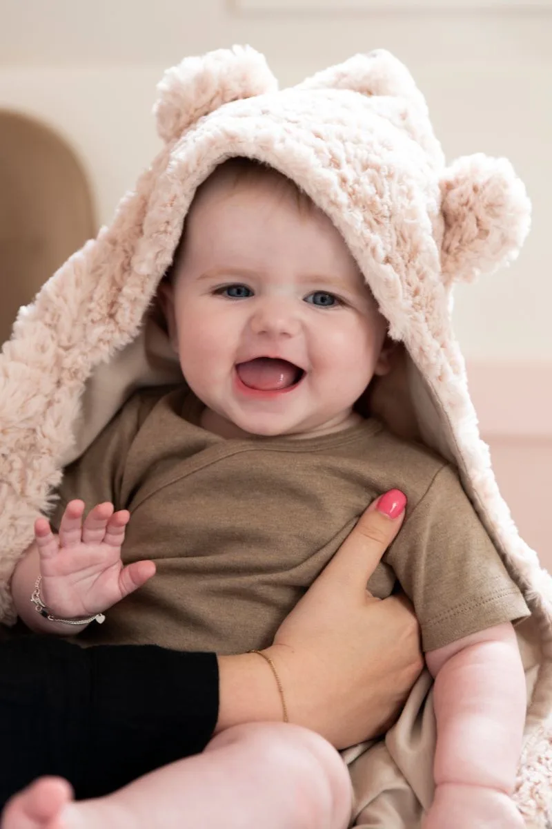 Wikkeldeken Snow - met oortjes - 75x75 cm by Baby's Only in Oud Roze – product photo 3 of 4