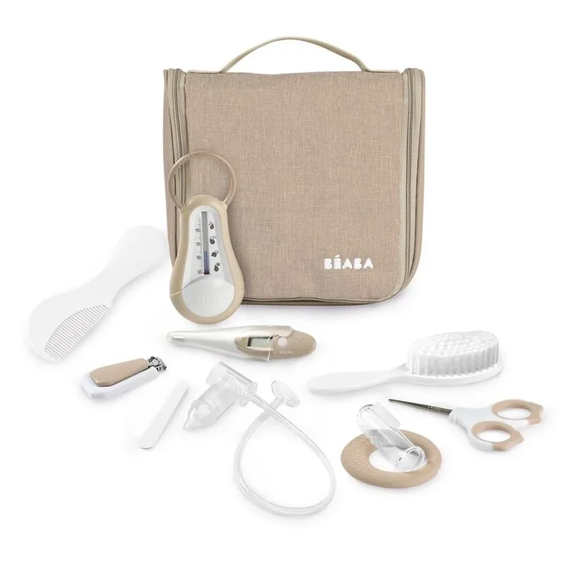 Toilettas/Verzorgingsset - Beige | (Bad)Thermometer, Schaar, Nagelknipper, Borstel, Bijtring, Neussnuiter En Nagelvijl van Béaba – productfoto