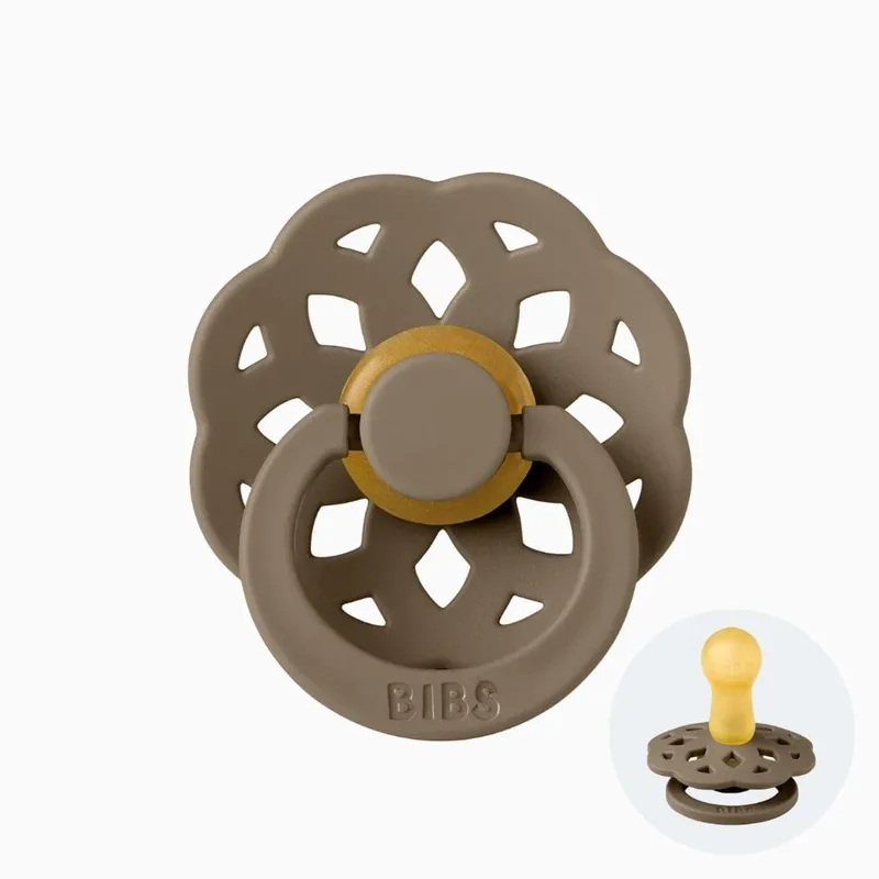 Boheme speen - dark oak van BIBS – productfoto 1 van 7