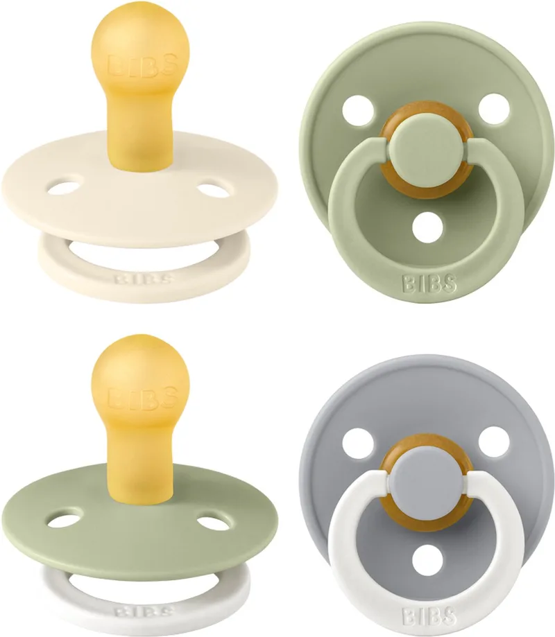 Colour fopspeen 0-6 mnd, 4 stuks, ivoor/saliegroen/saliegroen glow/cloud glow van BIBS in Sage Glow Mix – productfoto