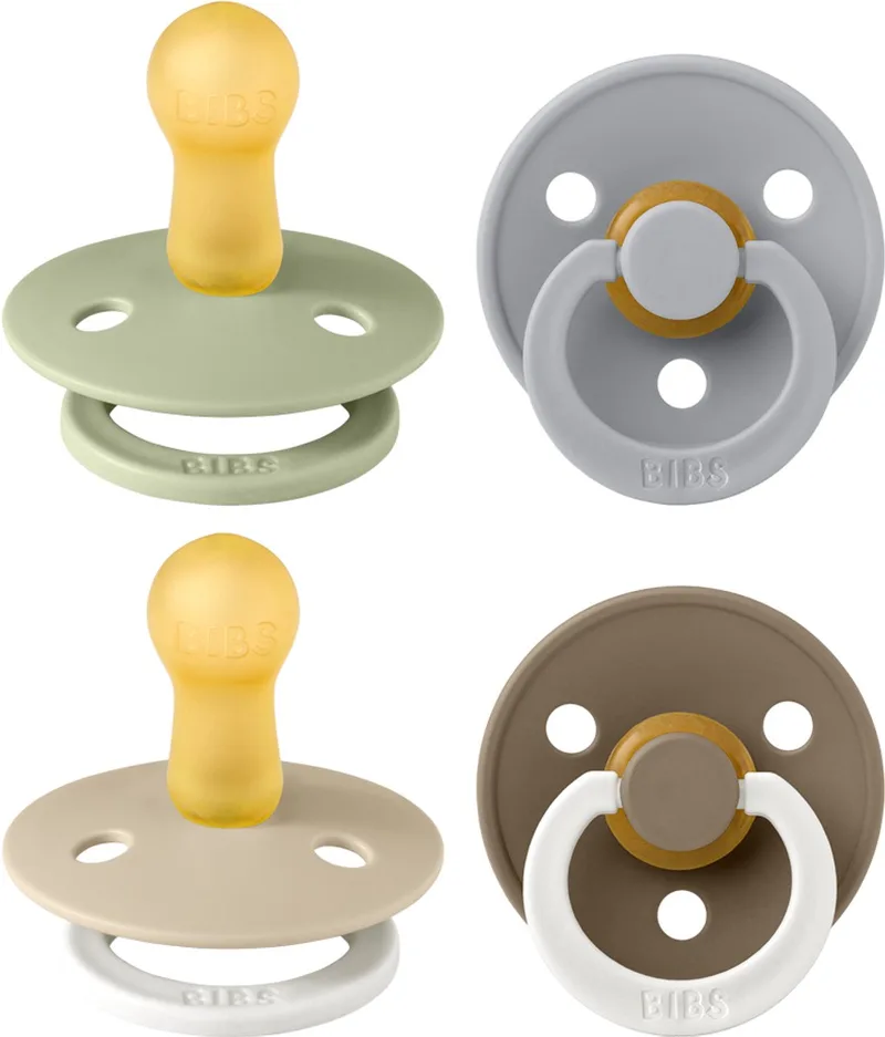 Colour Fopspeen - 6-18 mnd - 4-pack - Sage/Cloud/Vanilla Glow/Dark Oak Glow von BIBS in Vanilla Glow Mix – Produktfoto