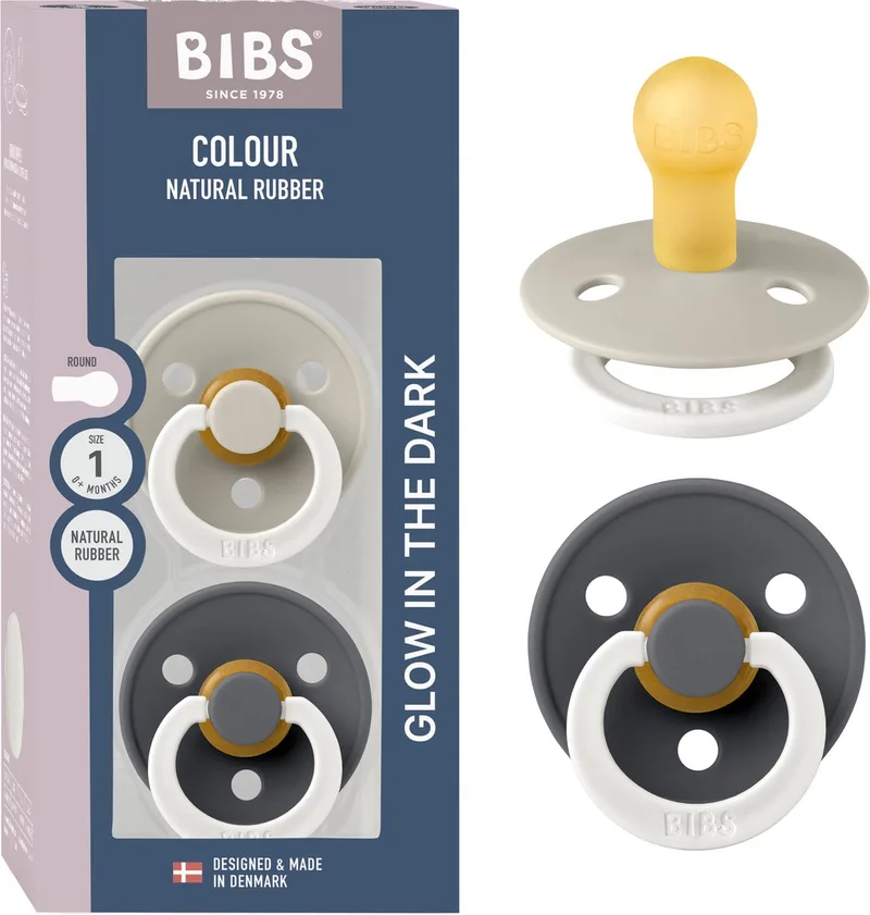 Colour Glow fopspeen, 0-6 mnd, 2-pack, rond, Sand/Iron van BIBS in Sand Glow, Iron Glow – productfoto