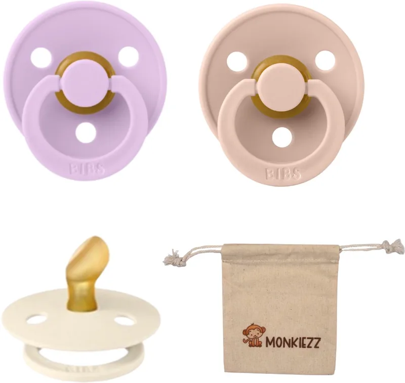 Dental fopspenen Anatomical 0-6 maanden- Set 3 stuks- Blush, Ivory, Violet Sky + Monkiezz speenzakje - orthodontisch- Anatomisch- Maat 1 van BIBS in Blush, Ivoor, Violet Sky – productfoto
