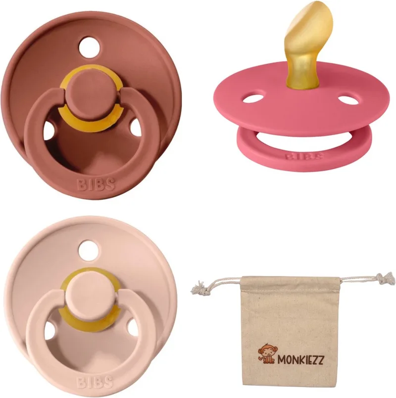 Dental fopspenen Anatomical 0-6 maanden- Set 3 stuks- Blush, Woodchuck, Coral- + Monkiezz speenzakje - orthodontisch- Anatomisch- Maat 1 by BIBS in Woodchuck, Blush, Coral – product photo