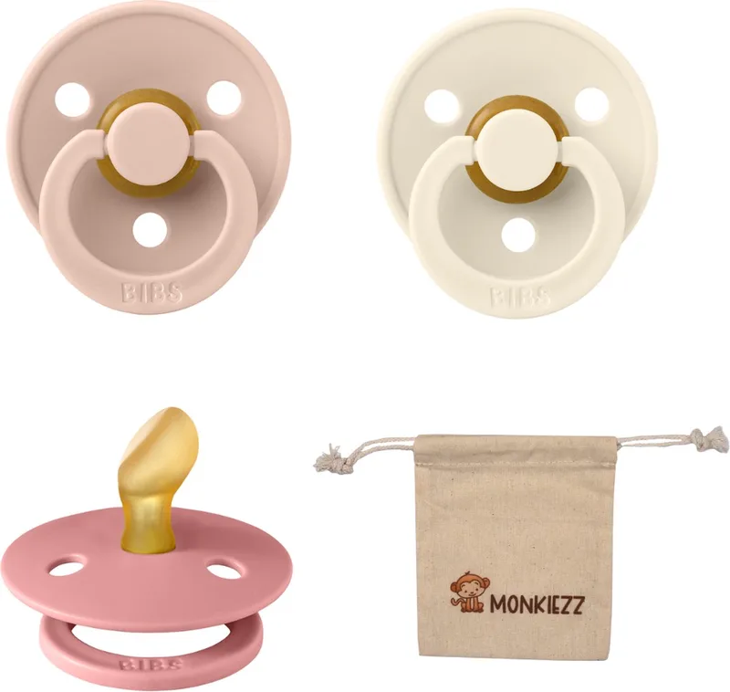 Dental fopspenen Anatomical 0-6 maanden- Set 3 stuks- Ivory, Blush, Dusty Pink + Monkiezz speenzakje - orthodontisch- Anatomisch- Maat 1 van BIBS in Ivoor, Blush, Dusty Pink – productfoto