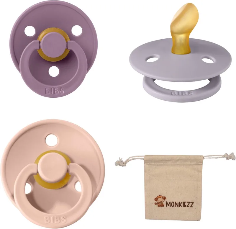 Dental fopspenen Anatomical 0-6 maanden- Set 3 stuks- Mauve, Fossil Grey, Blush- + Monkiezz speenzakje - orthodontisch- Anatomisch- Maat 1 van BIBS in Mauve, Fossil Grey, Blush – productfoto