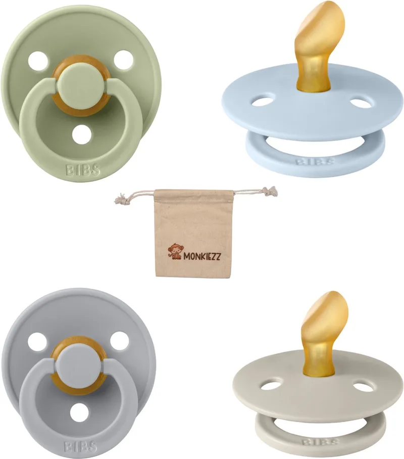 Dental fopspenen Anatomical 0-6 maanden- Set 4 stuks- Sage,Baby Blue, Cloud, Sand - + Monkiezz speenzakje - orthodontisch- Anatomisch- Maat 1 van BIBS in Sage, Baby Blue, Cloud, Sand – productfoto