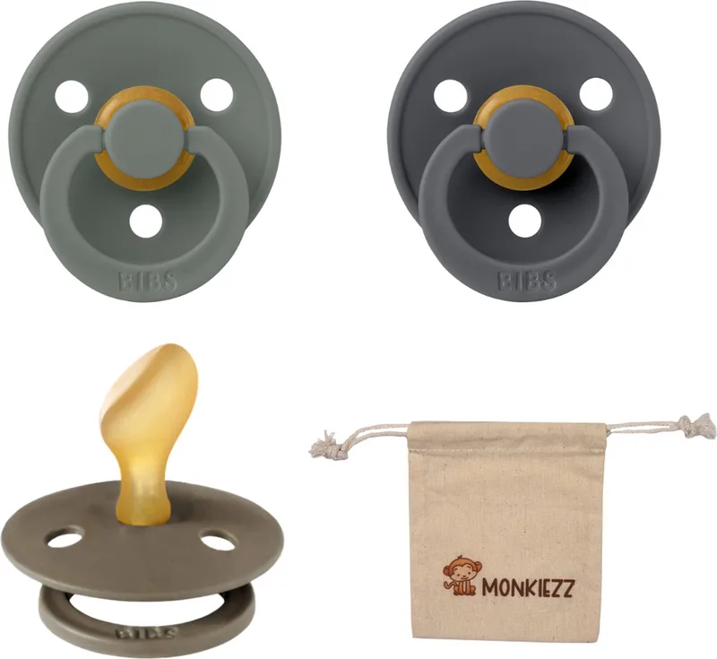 Dental fopspenen Anatomical 6-18 maanden- Set 3 stuks- Dark Oak, Iron, Pine + Monkiezz speenzakje - orthodontisch- Anatomisch- Maat 2 van BIBS in Dark Oak, Iron, Pine – productfoto