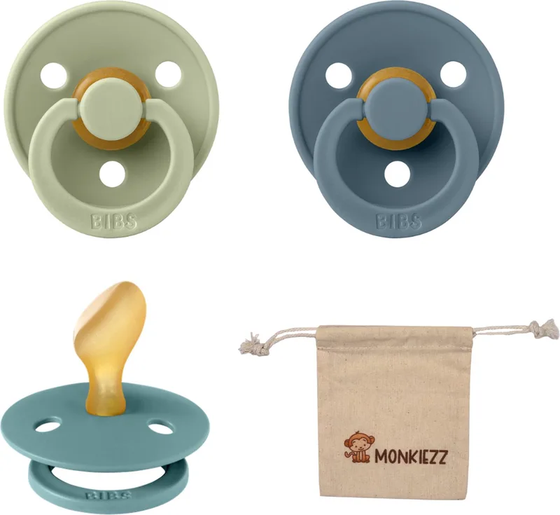 Dental fopspenen Anatomical 6-18 maanden- Set 3 stuks- Sage , Petrol, Island Sea + Monkiezz speenzakje - orthodontisch- Anatomisch- Maat 2 van BIBS in Sage, Petrol, Island Sea – productfoto