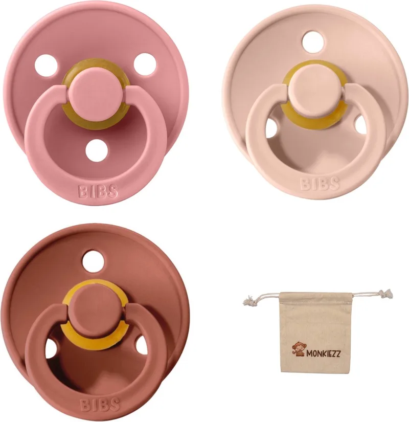 fopspeen - maat 1 0-6 maanden - 3 stuks – Dusty Pink - Blush - Woodchuck + Monkiezz speenzakje van BIBS in Dusty Pink, Blush, Woodchuck – productfoto