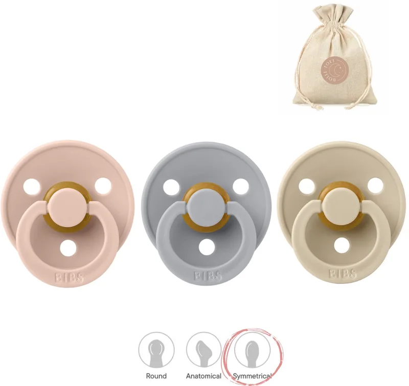 fopspenen symmetrisch - maat 1 (0-6 maanden) - vanilla, cloud + Bolletoet zakje van BIBS in Blush – productfoto