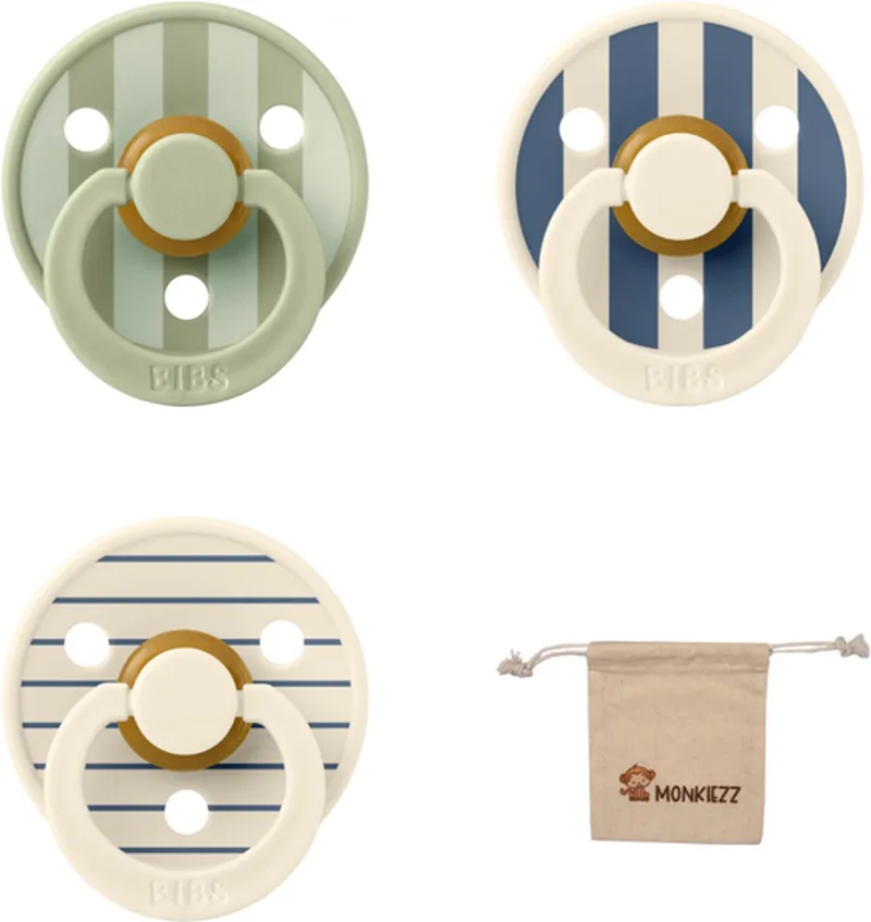 studio fopspenen maat 1 (0-6 maanden) Set 3 fopspenen + speenzakje - Block Steel Blue, Block Sage, Pin Ivory/Steel Blue de BIBS en Block Sage, Block Ivory, Steel Blue, Pin Ivory – photo produit