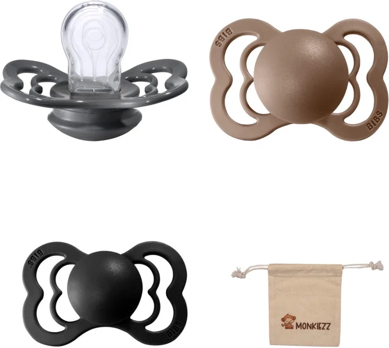Supreme Fopspenen - Maat 1 0-6 maanden - Silicone - Dark Oak – Iron – Black + Monkiezz speenzakje by BIBS in Dark Oak, Iron, Black – product photo