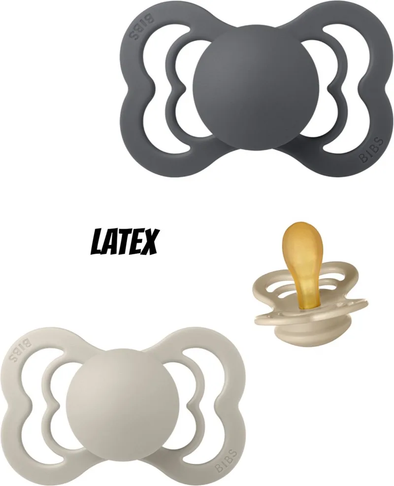Supreme Latex fopspeen 0-6 maand 3 stuks Vanilla,Sand en Iron maat 1 van BIBS in Vanilla, Sand en Smoke – productfoto