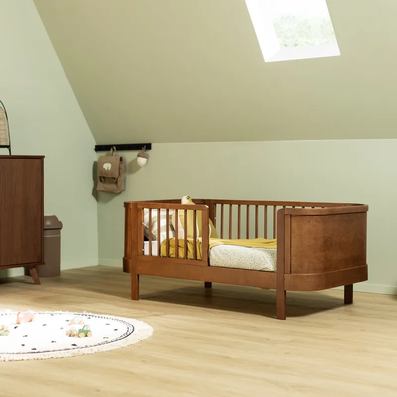 Europe Baby Heya Peuterbed - 70x141 cm van Bopita in Walnoot – productfoto
