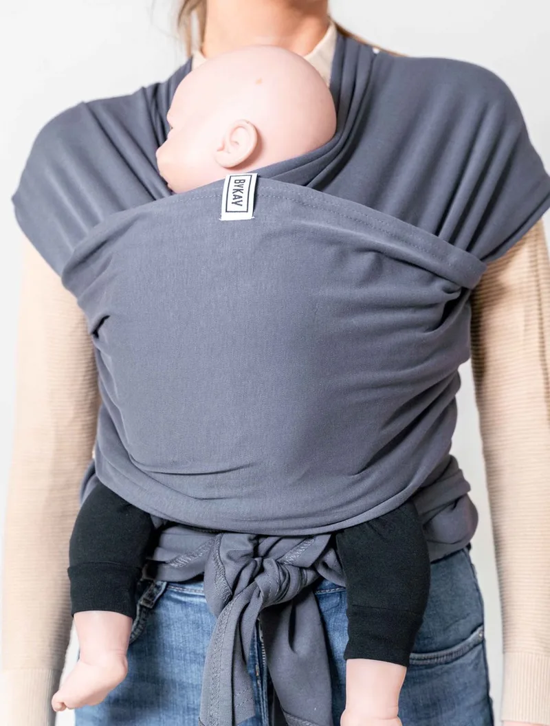 Stretchy Classic - rekbare draagdoek baby - ergonomisch - biologisch katoen - tot 10kg - one size - Anthracite van Bykay in Grijs – productfoto