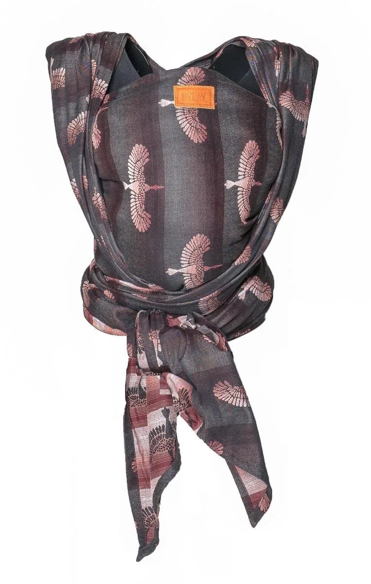 Woven - geweven draagdoek baby - newborn tot 23kg - ergonomisch - Storks Jacquard - Maat 6 van Bykay in Zwart / Dark Red – productfoto