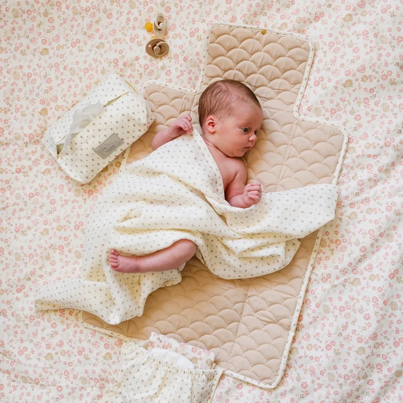 Swaddle - Rowan - 120 x 120 cm by Cam Cam Copenhagen in Creme_3 – product photo