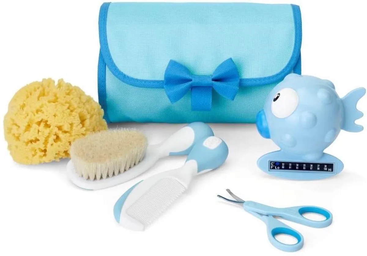 hangende toilettas met badthermometer, spons etc blauw( kraamcadeau) von Chicco in Blau – Produktfoto