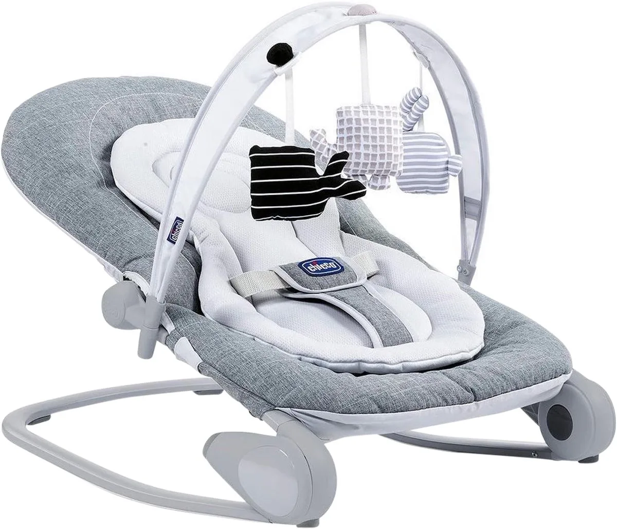 Relax Hoopla - Wipstoel baby - Met babygym speelboog - Comfortabel von Chicco in Titanium – Produktfoto